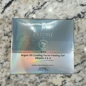 Prédiré Argan Oil Cooling Facial Peeling Gel - Silver